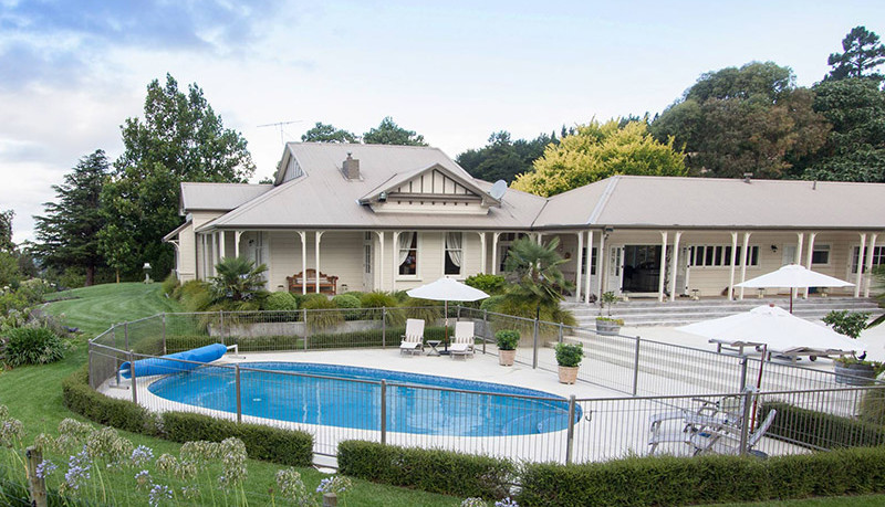 The Manse Luxury in Hawke's Bau