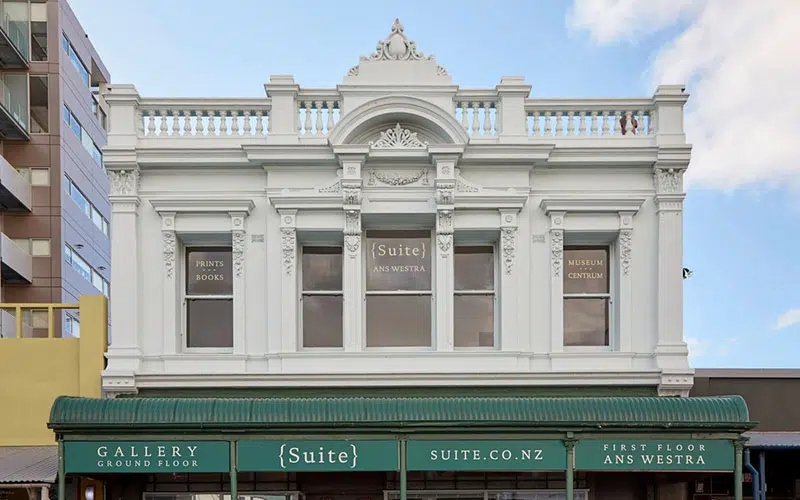 {Suite} Gallery
